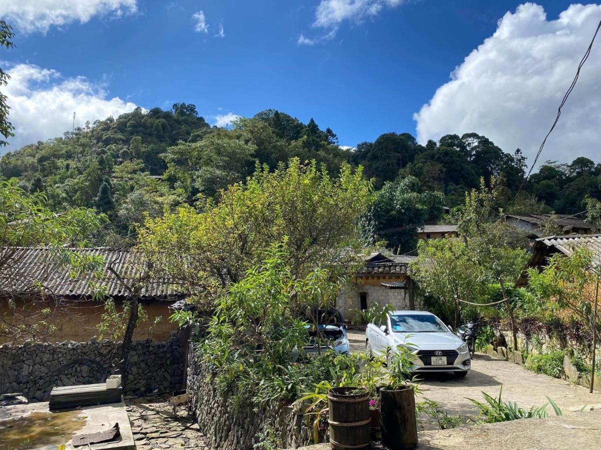 Nha Co Lao Xa Homestay Hmong & Bungalow Air Conditioner Dồng Van Bagian luar foto
