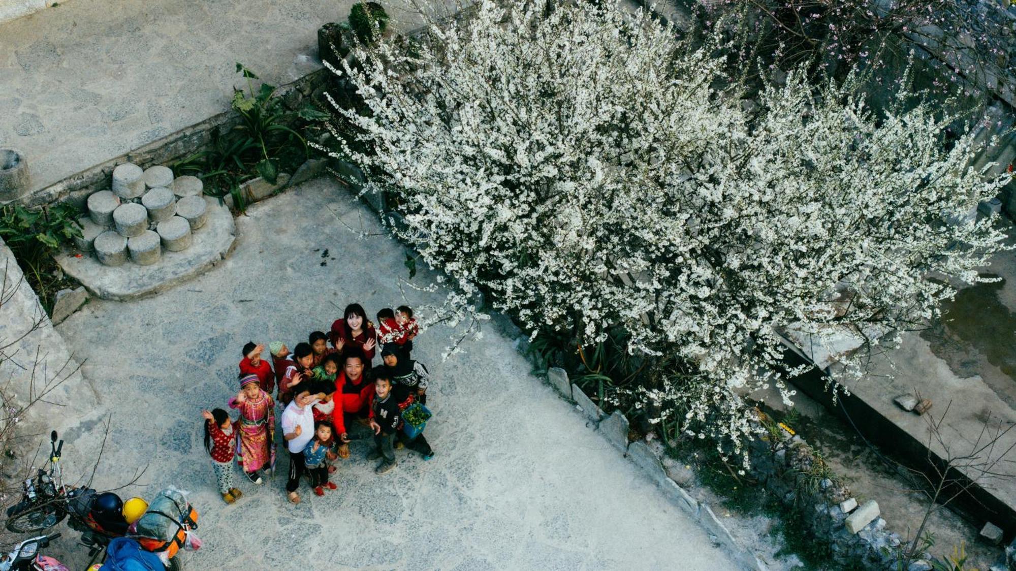 Nha Co Lao Xa Homestay Hmong & Bungalow Air Conditioner Dồng Van Bagian luar foto