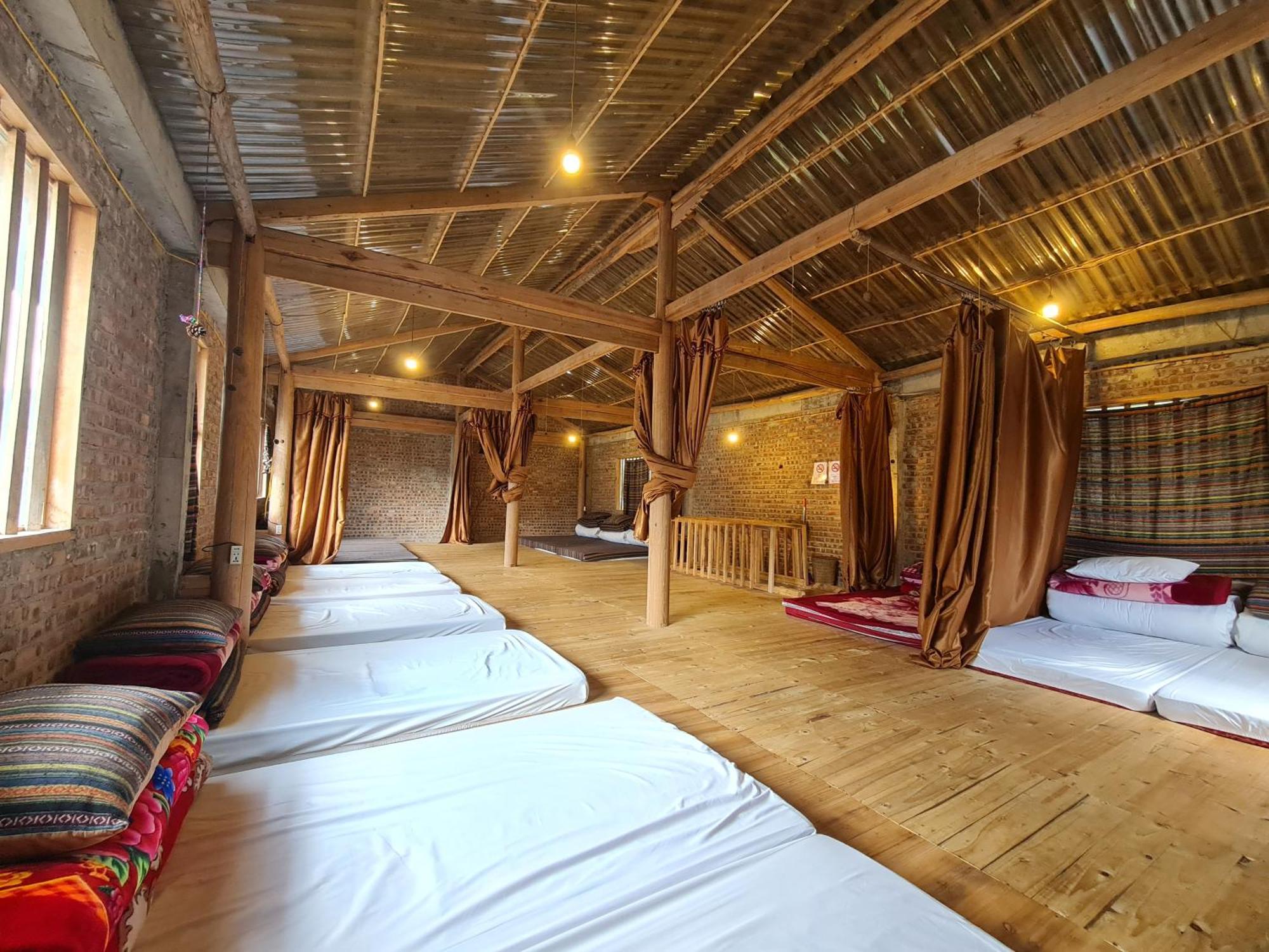 Nha Co Lao Xa Homestay Hmong & Bungalow Air Conditioner Dồng Van Bagian luar foto