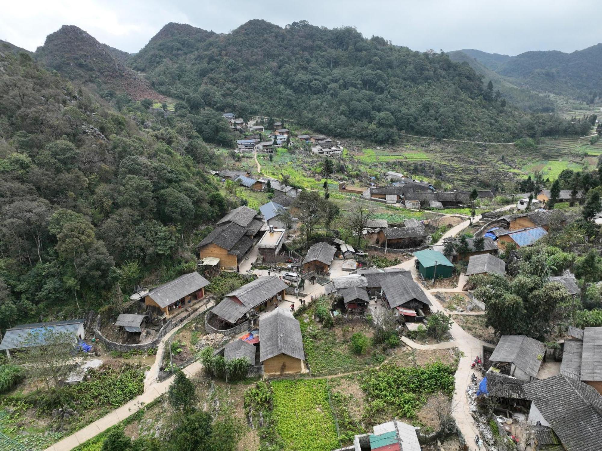 Nha Co Lao Xa Homestay Hmong & Bungalow Air Conditioner Dồng Van Bagian luar foto