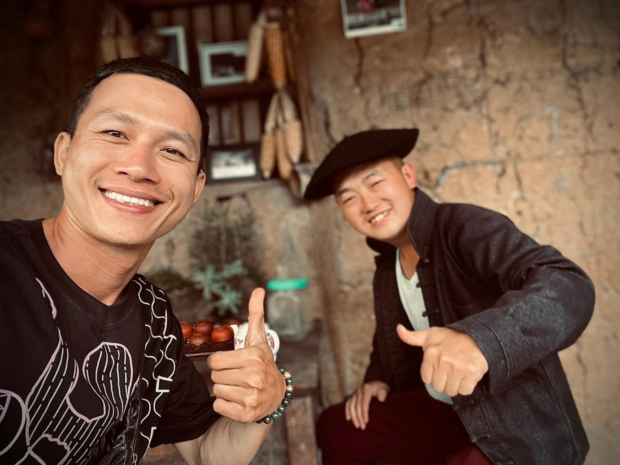 Nha Co Lao Xa Homestay Hmong & Bungalow Air Conditioner Dồng Van Bagian luar foto