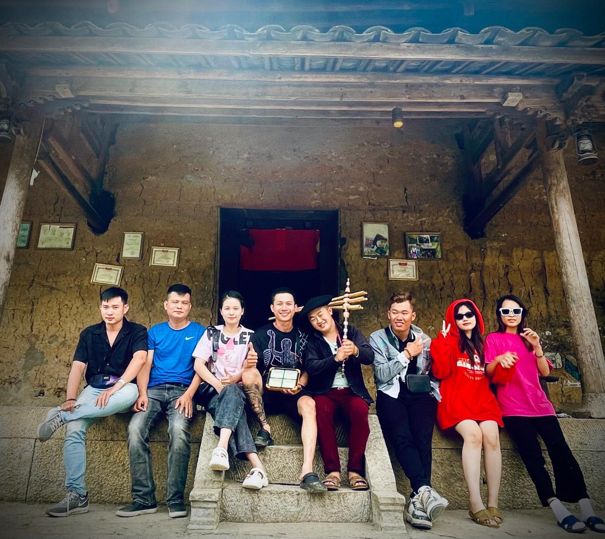 Nha Co Lao Xa Homestay Hmong & Bungalow Air Conditioner Dồng Van Bagian luar foto