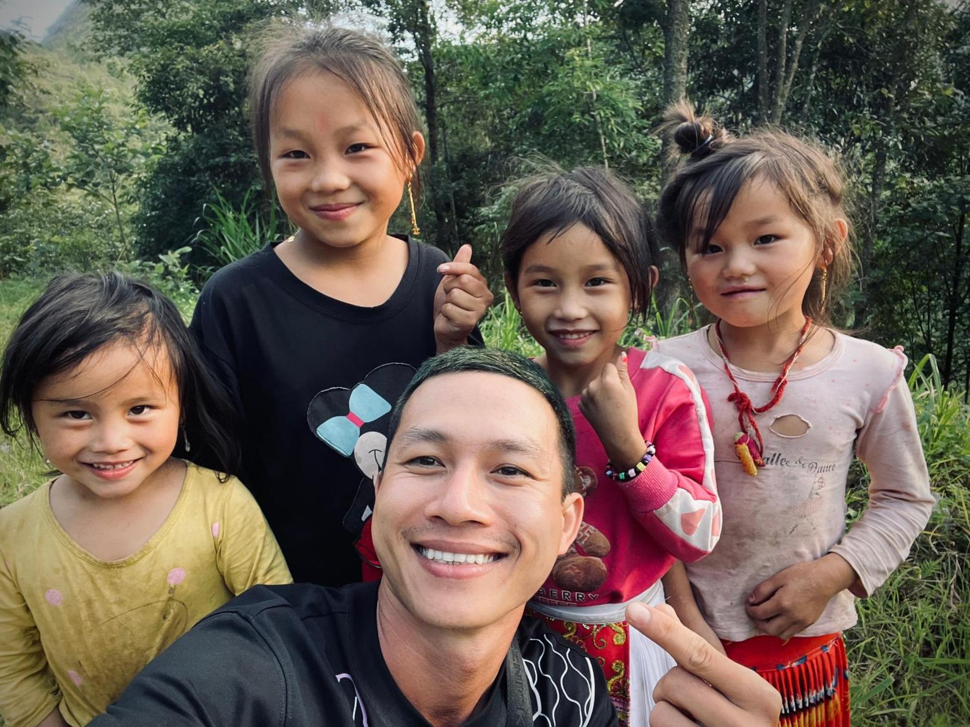 Nha Co Lao Xa Homestay Hmong & Bungalow Air Conditioner Dồng Van Bagian luar foto