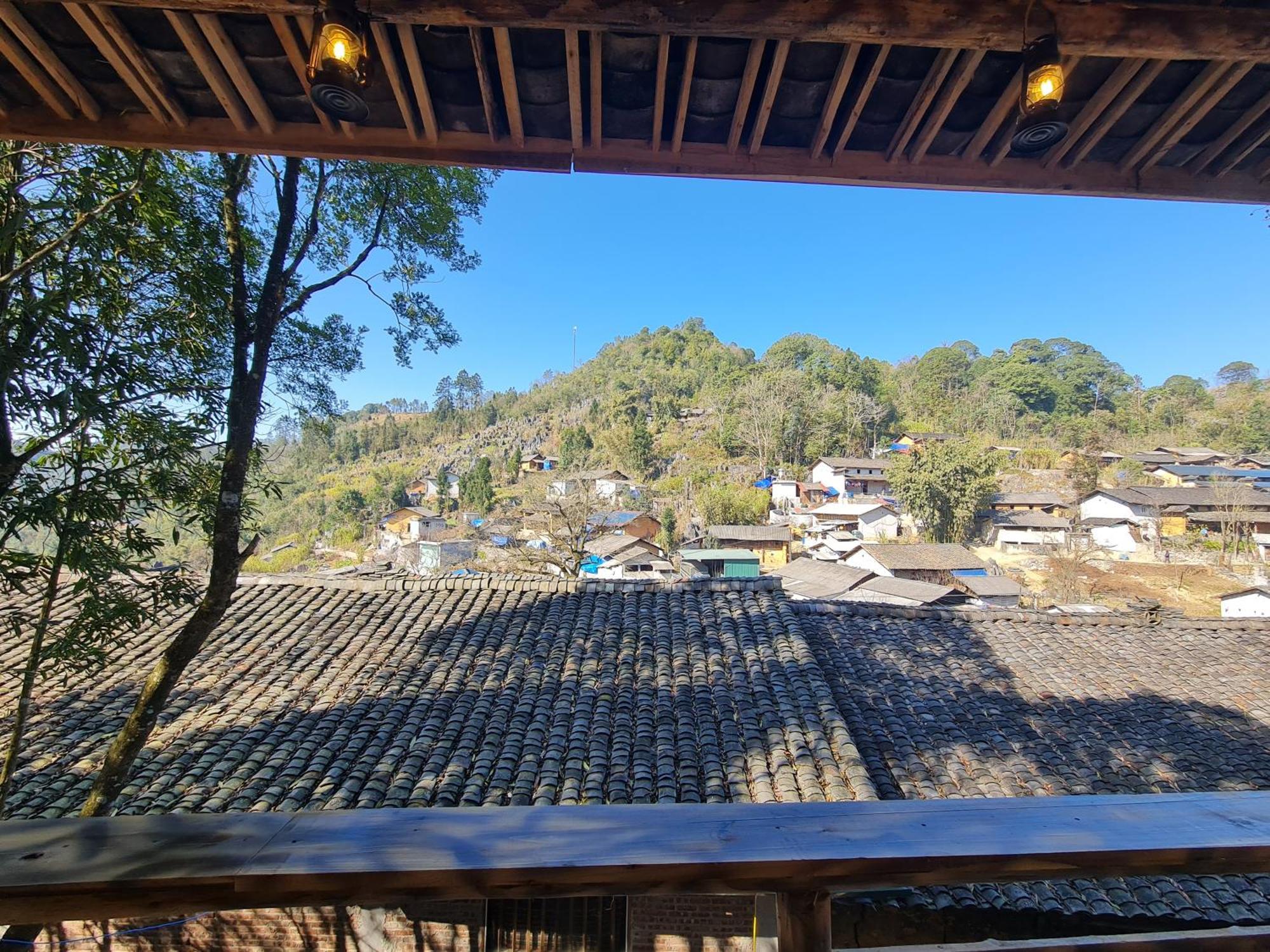 Nha Co Lao Xa Homestay Hmong & Bungalow Air Conditioner Dồng Van Bagian luar foto